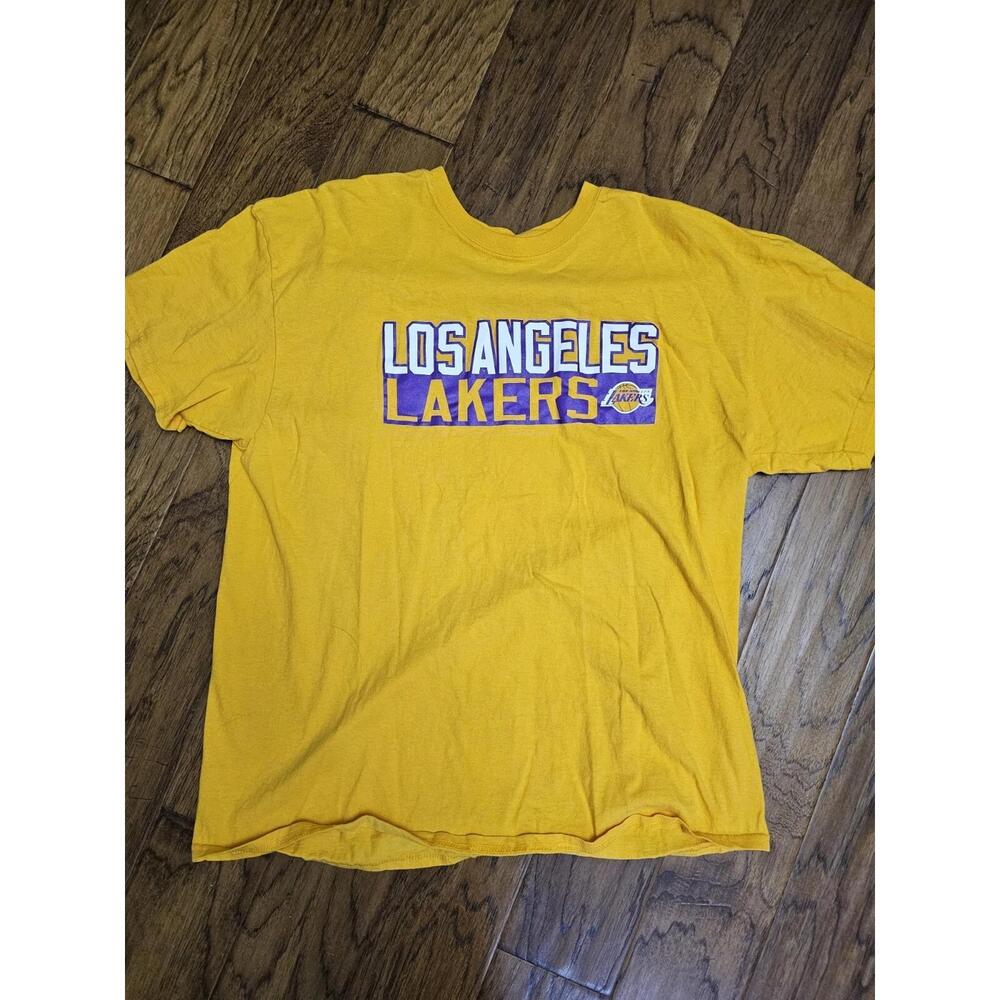 Majestic Nba Los Angeles Lakers Lebron James 23 Jersey Graphic T-Shirt